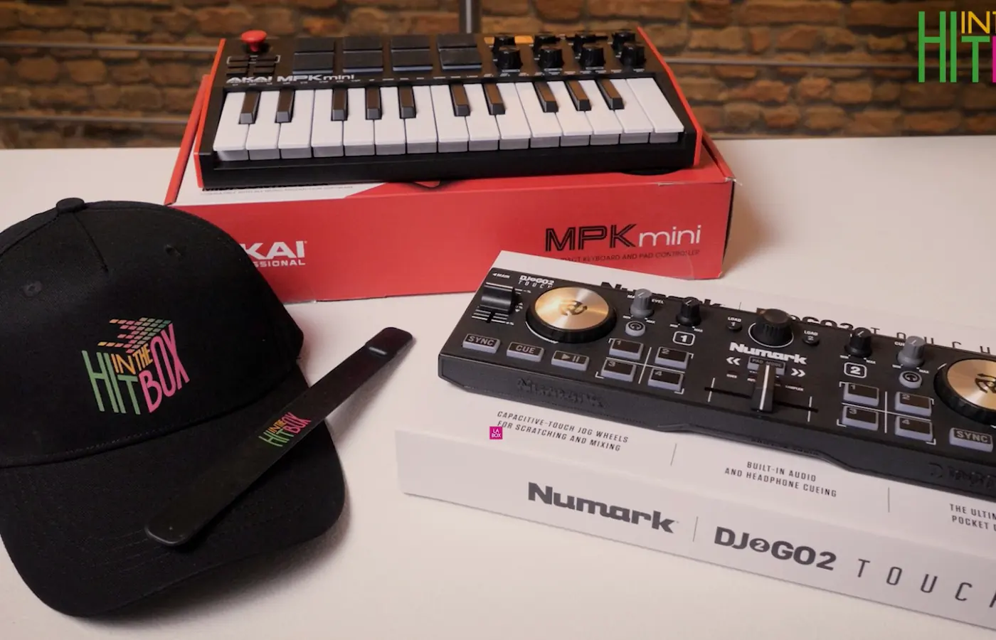 Tastiera MIDI e console DJ dello starter kit Hit In The Box